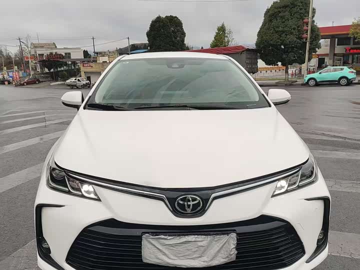 Фото 3 - Toyota Corolla