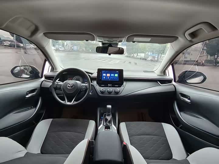 Фото 9 - Toyota Corolla