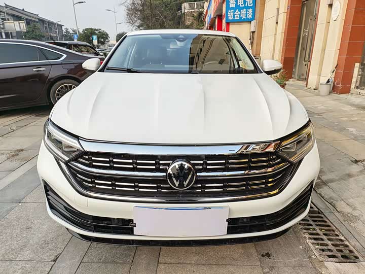 Фото 1 - Volkswagen Sagitar L