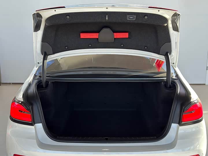 Фото 8 - BMW 5 Series