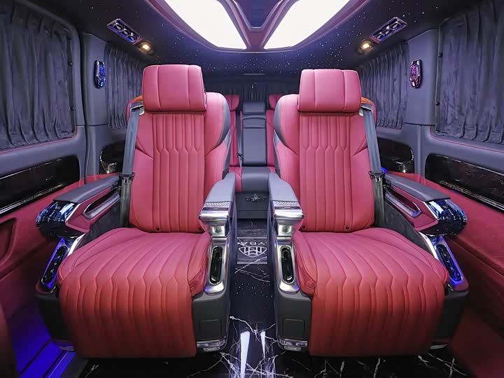 Фото 9 - Mercedes-Benz Vito