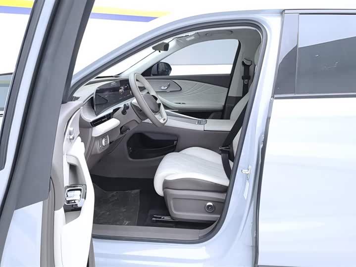 Фото 9 - Exeed RX C-DM Hybrid