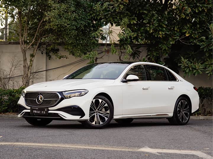 Фото 2 - Mercedes-Benz E-Class Hybrid