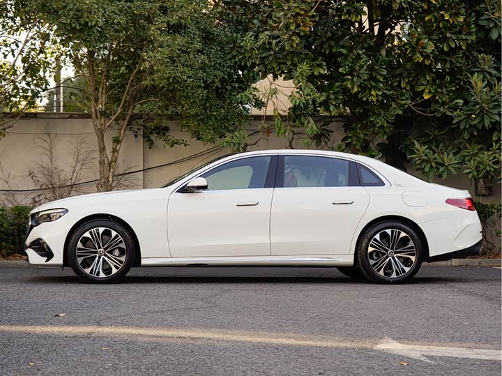 Фото 4 - Mercedes-Benz E-Class Hybrid