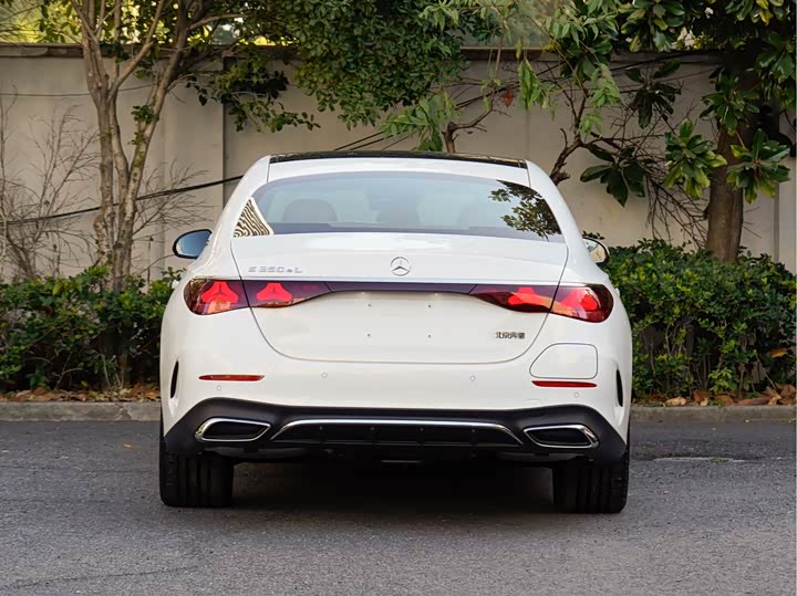 Фото 5 - Mercedes-Benz E-Class Hybrid