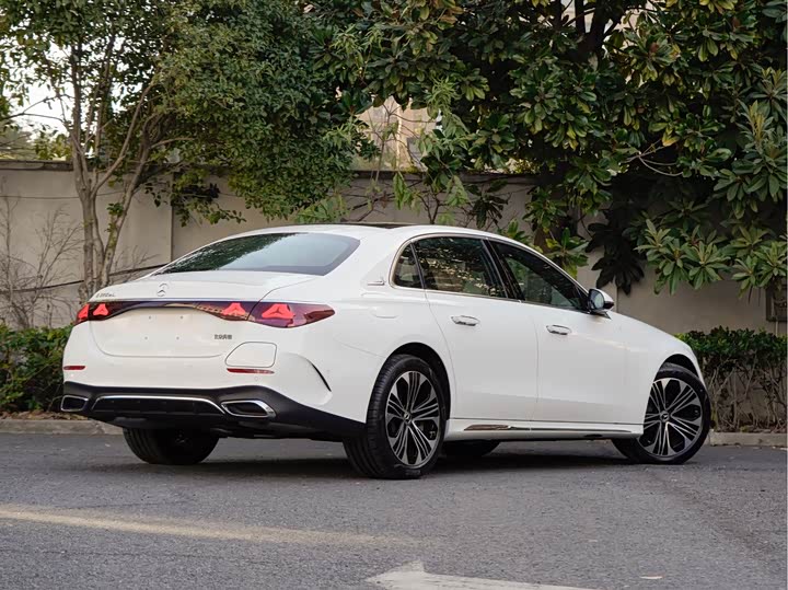 Фото 7 - Mercedes-Benz E-Class Hybrid