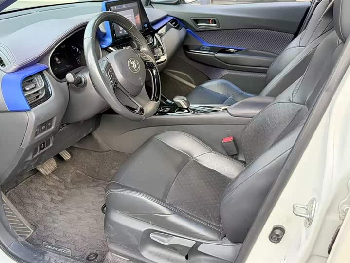 Фото 4 - Toyota Izoa EV