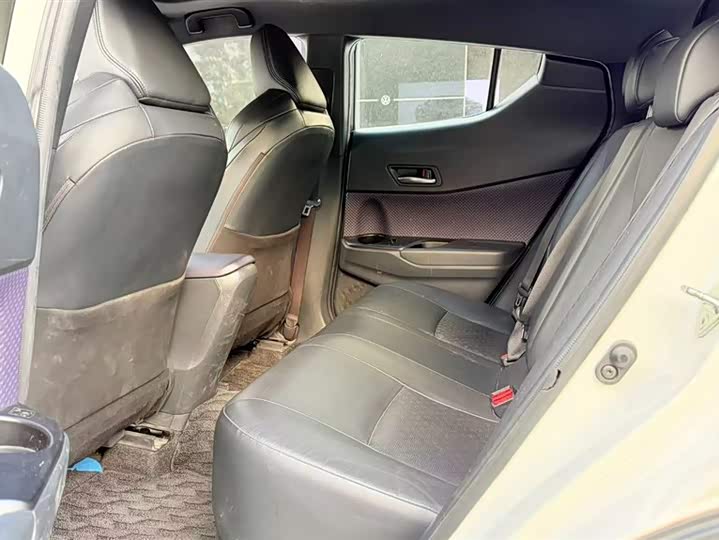 Фото 5 - Toyota Izoa EV