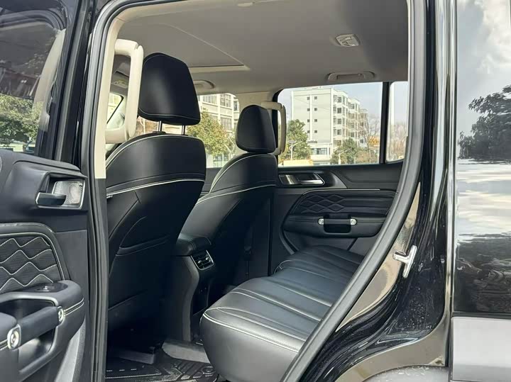 Фото 6 - Tank 300