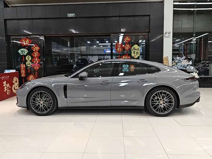 Фото 5 - Porsche Panamera