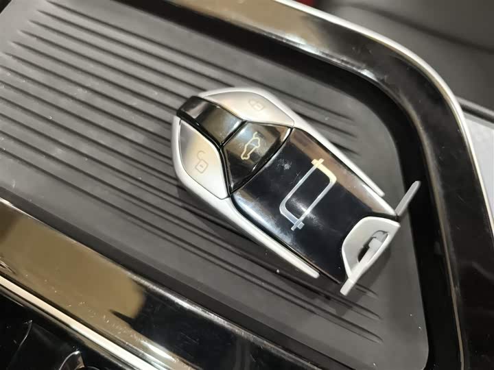 Фото 9 - Bestune T90