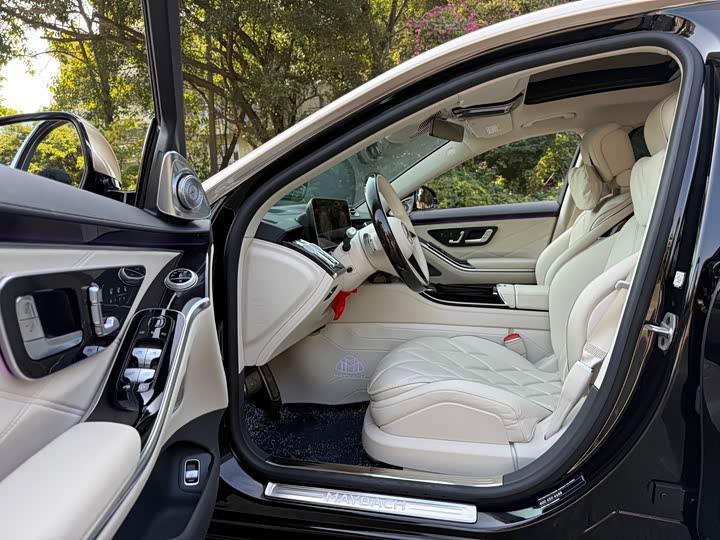 Фото 8 - Mercedes-Benz Maybach S-Class