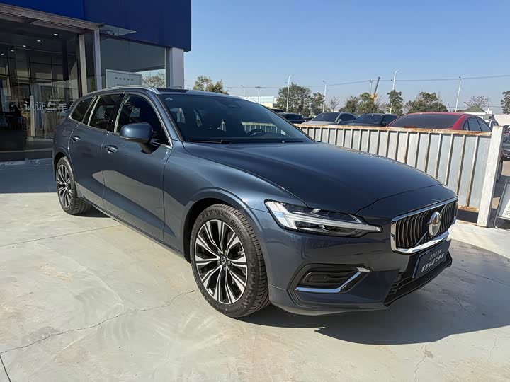 Фото 4 - Volvo V60