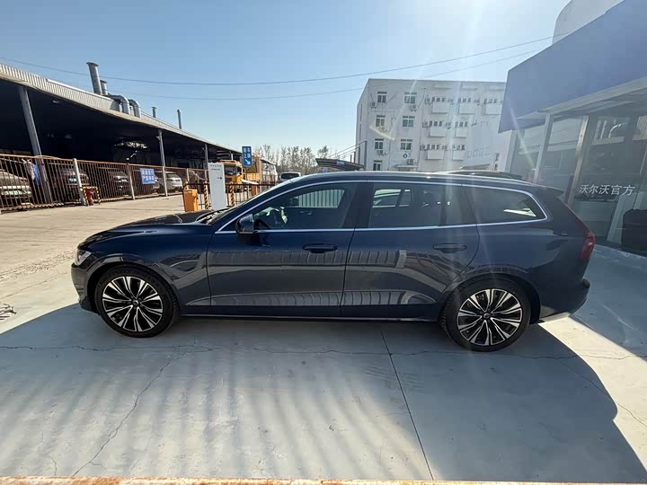 Фото 5 - Volvo V60