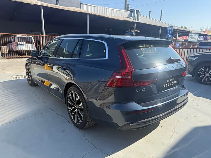 Фото 8 - Volvo V60