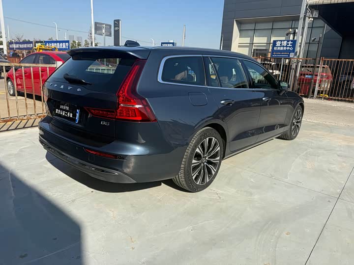 Фото 9 - Volvo V60