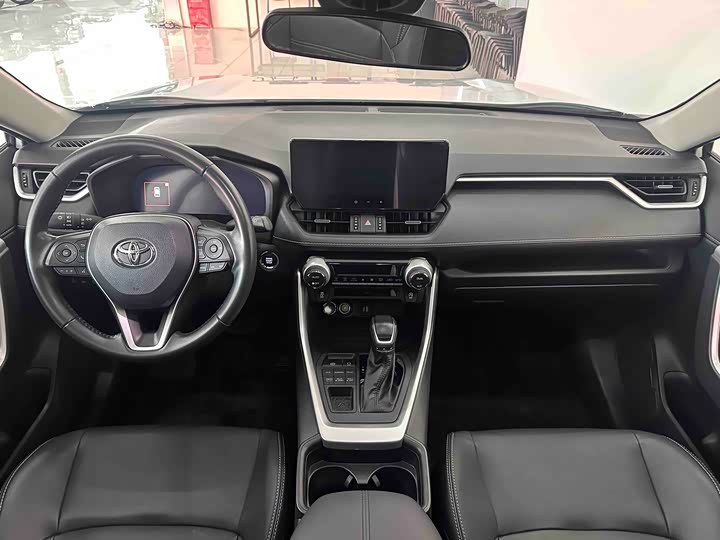 Фото 9 - Toyota Wildlander