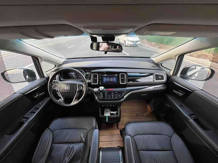 Фото 5 - Honda Elysion