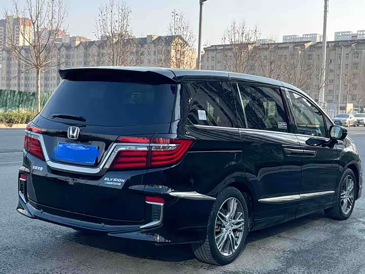 Фото 8 - Honda Elysion