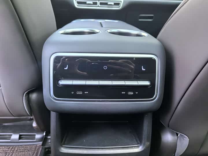 Фото 4 - LiXiang L8