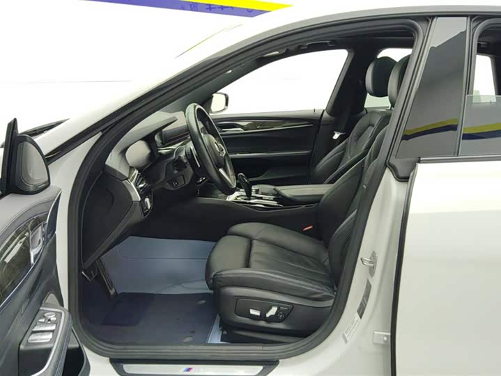 Фото 9 - BMW 6 Series GT