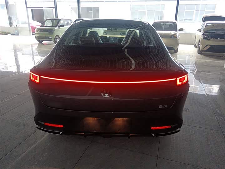 Фото 6 - Changan Eado EV