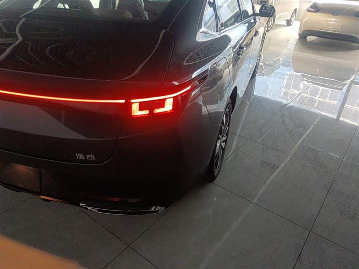 Фото 8 - Changan Eado EV