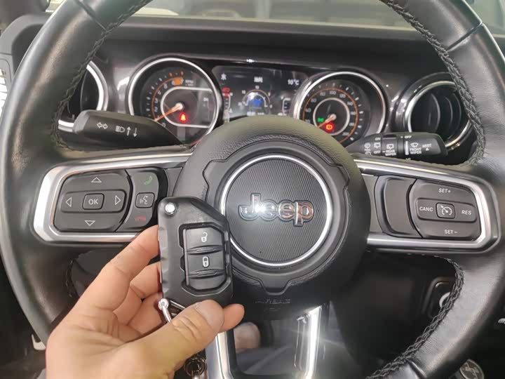 Фото 9 - Jeep Wrangler