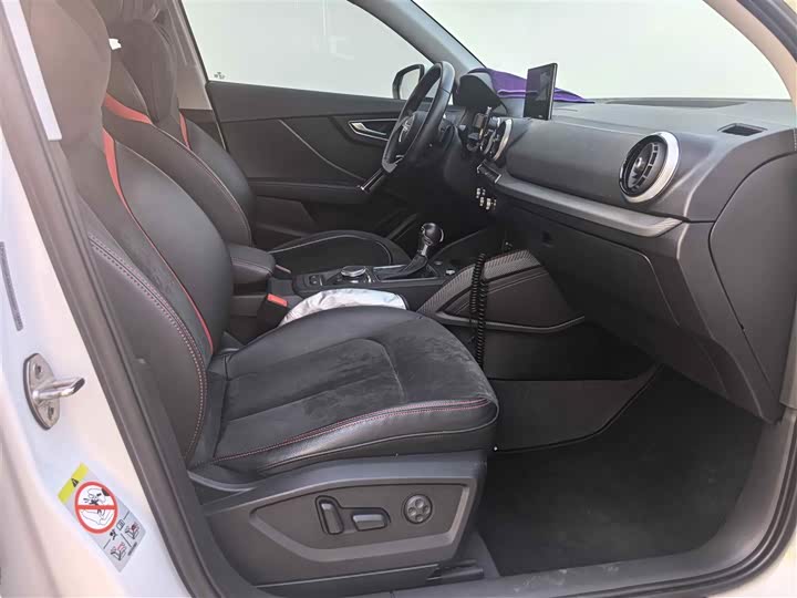 Фото 6 - Audi Q2L