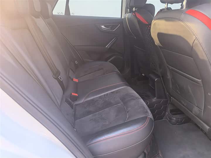 Фото 7 - Audi Q2L