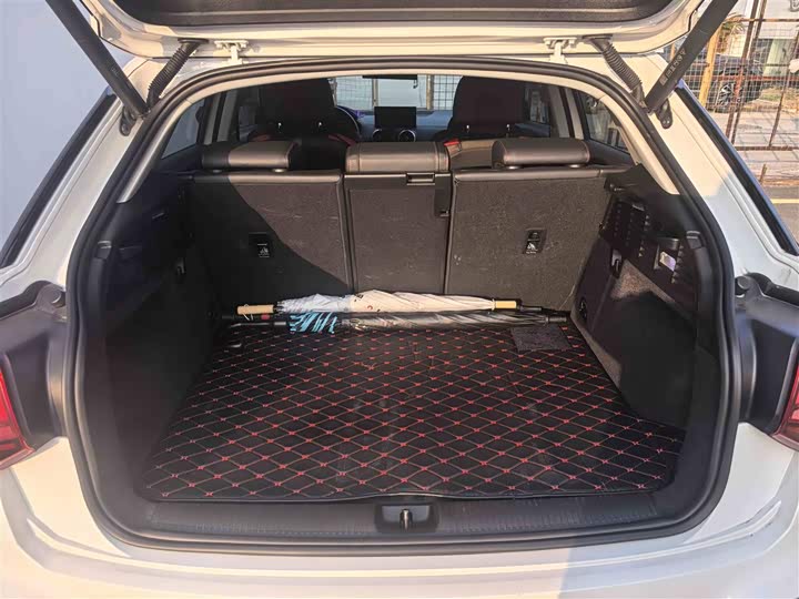 Фото 9 - Audi Q2L