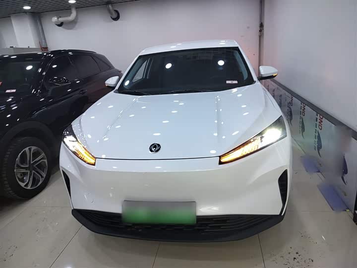 Фото 3 - Dongfeng Aeolus Sky EV01