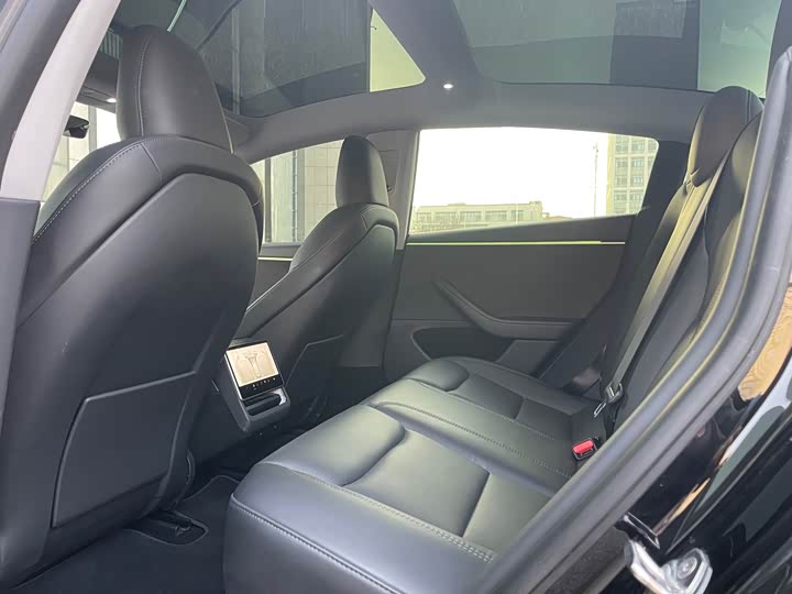 Фото 5 - Tesla Model 3