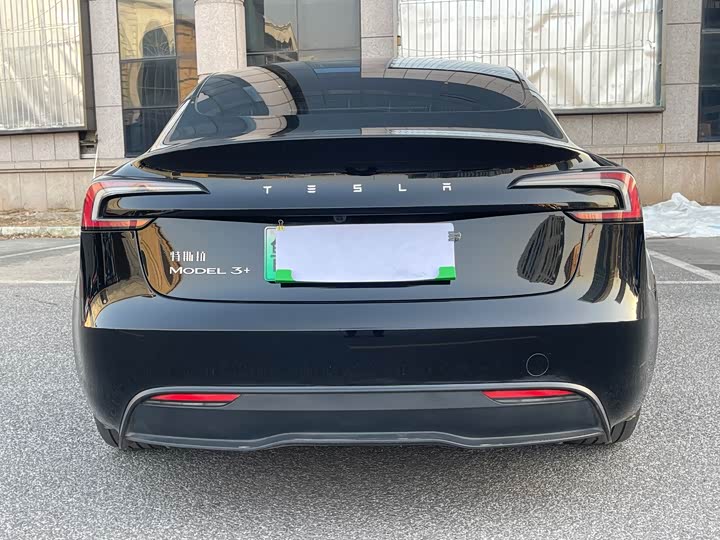 Фото 8 - Tesla Model 3