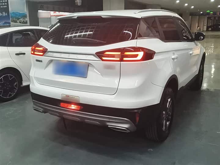 Фото 7 - Geely Atlas