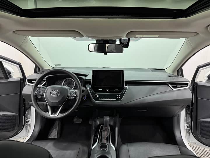 Фото 5 - Toyota Corolla