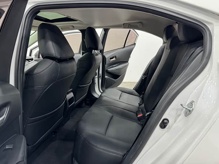 Фото 6 - Toyota Corolla