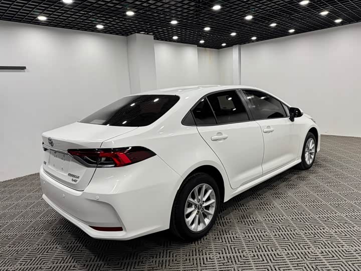 Фото 7 - Toyota Corolla