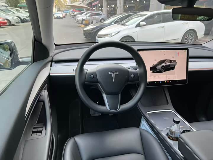 Фото 4 - Tesla Model Y