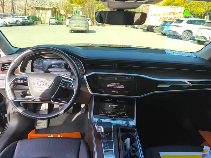 Фото 8 - Audi A6