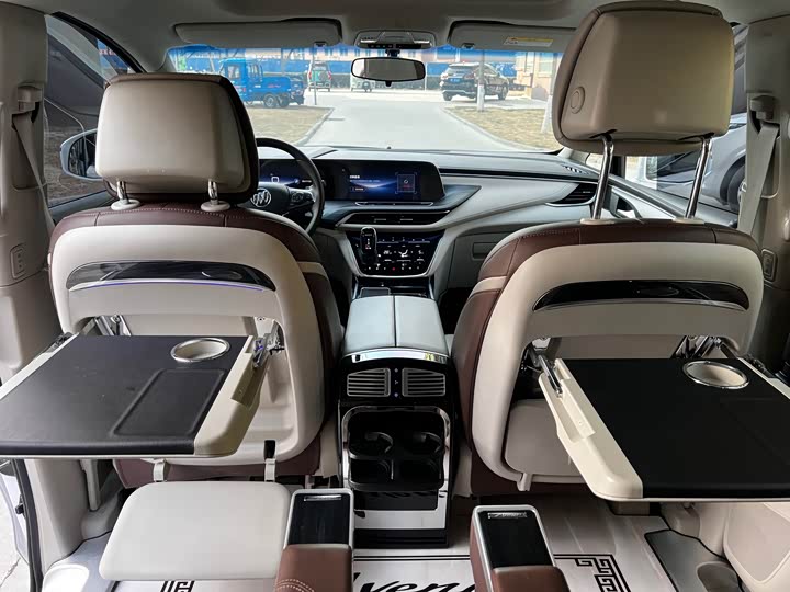 Фото 7 - Buick GL8 ES