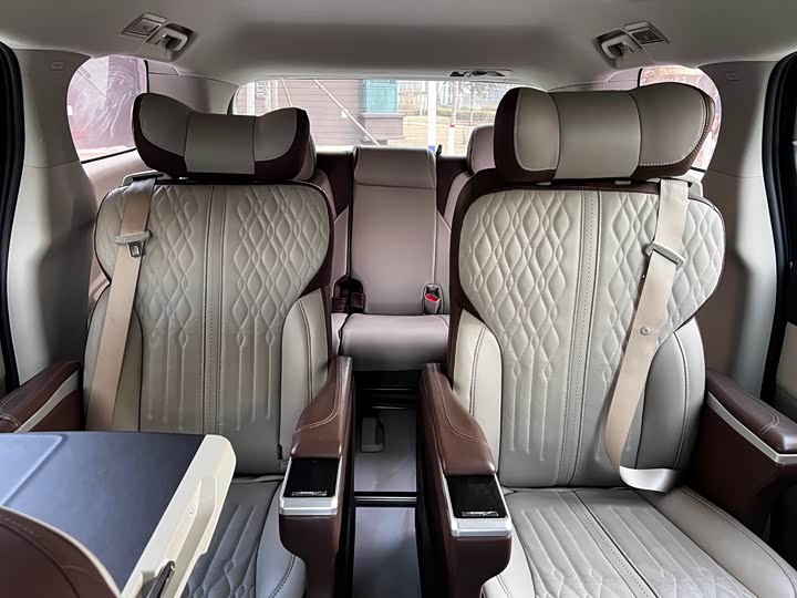 Фото 8 - Buick GL8 ES