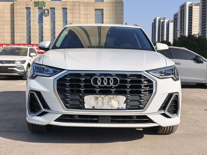 Фото 2 - Audi Q3