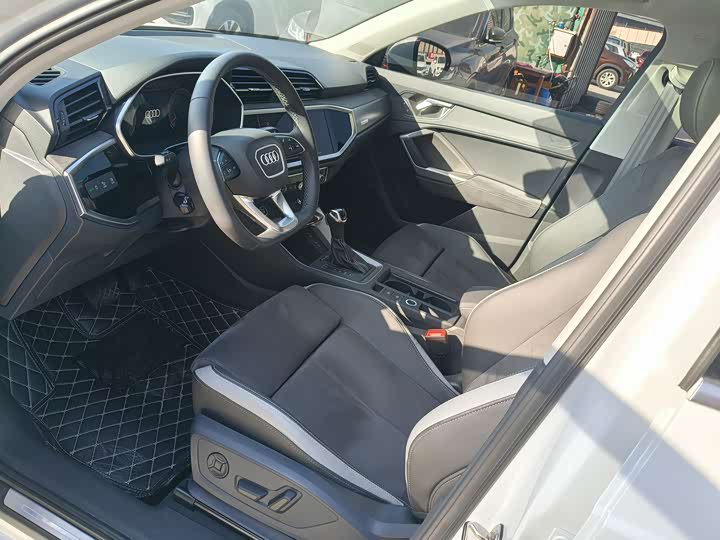 Фото 4 - Audi Q3