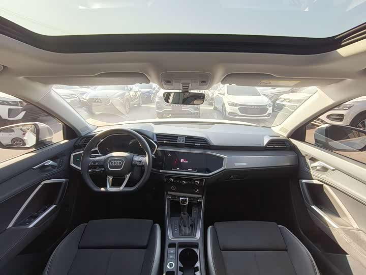 Фото 6 - Audi Q3