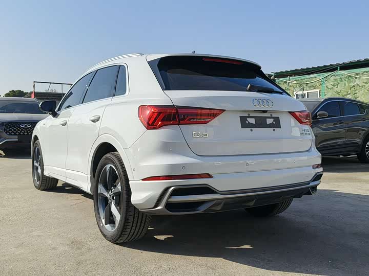 Фото 7 - Audi Q3