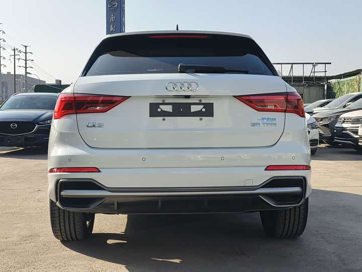 Фото 8 - Audi Q3