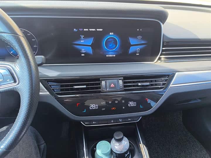 Фото 6 - Hongqi HS5