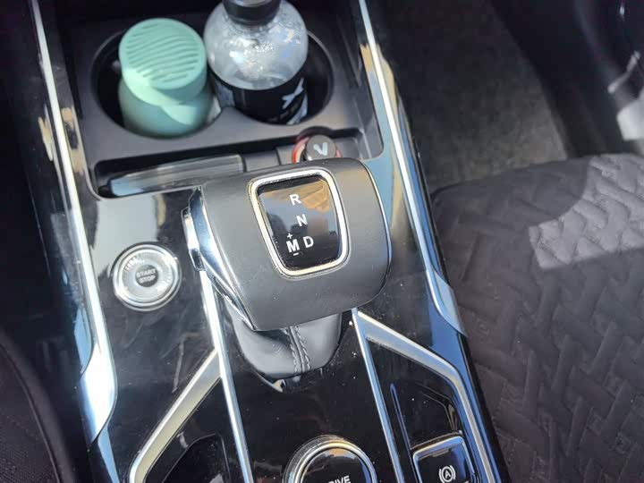 Фото 7 - Hongqi HS5