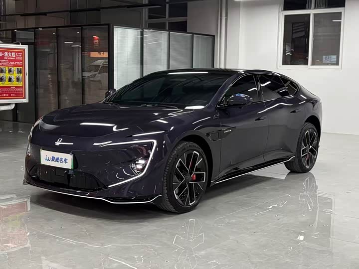 Фото 1 - Avatr 12